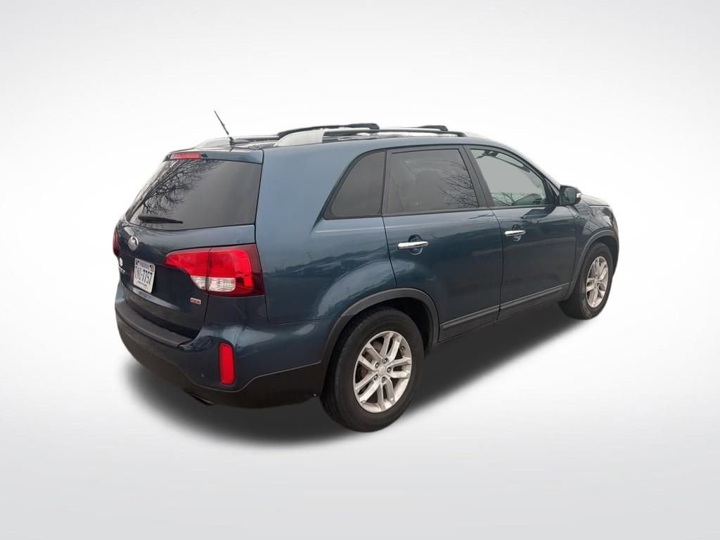 Used 2015 Kia Sorento LX image 3