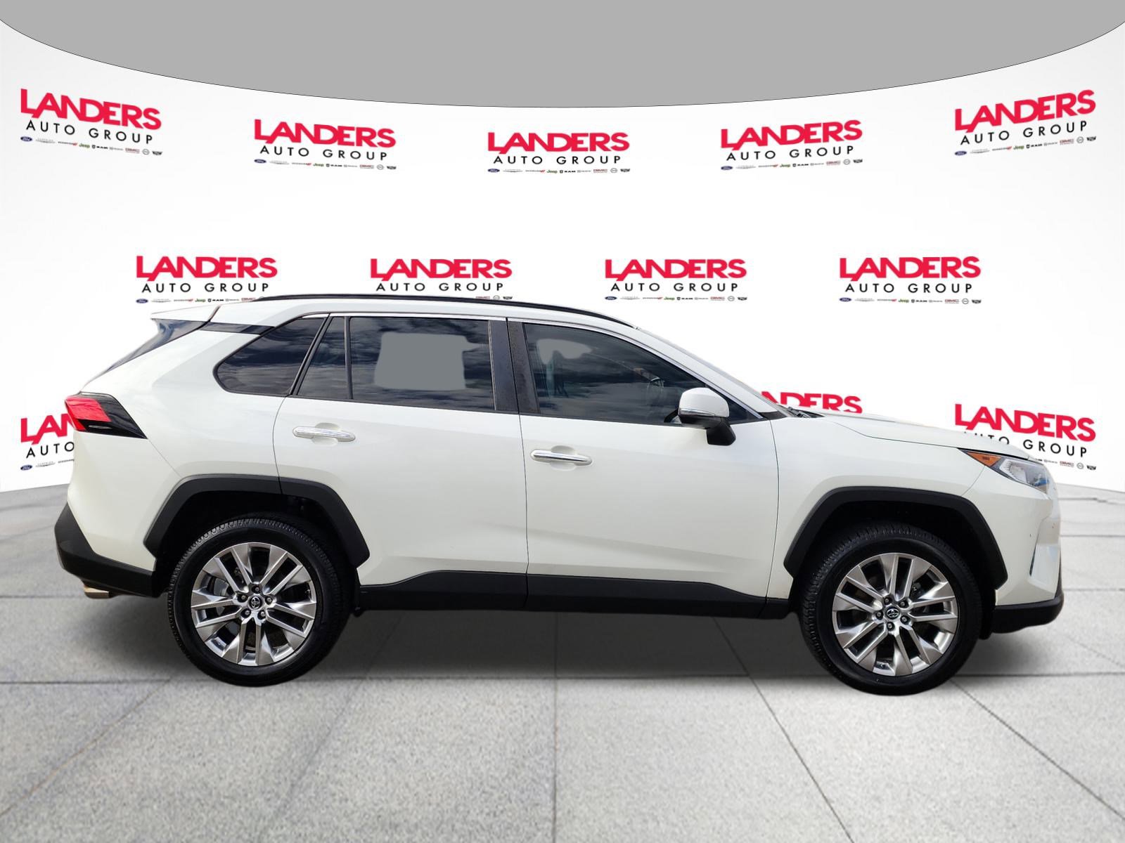 Used 2019 Toyota RAV4 Limited image 2