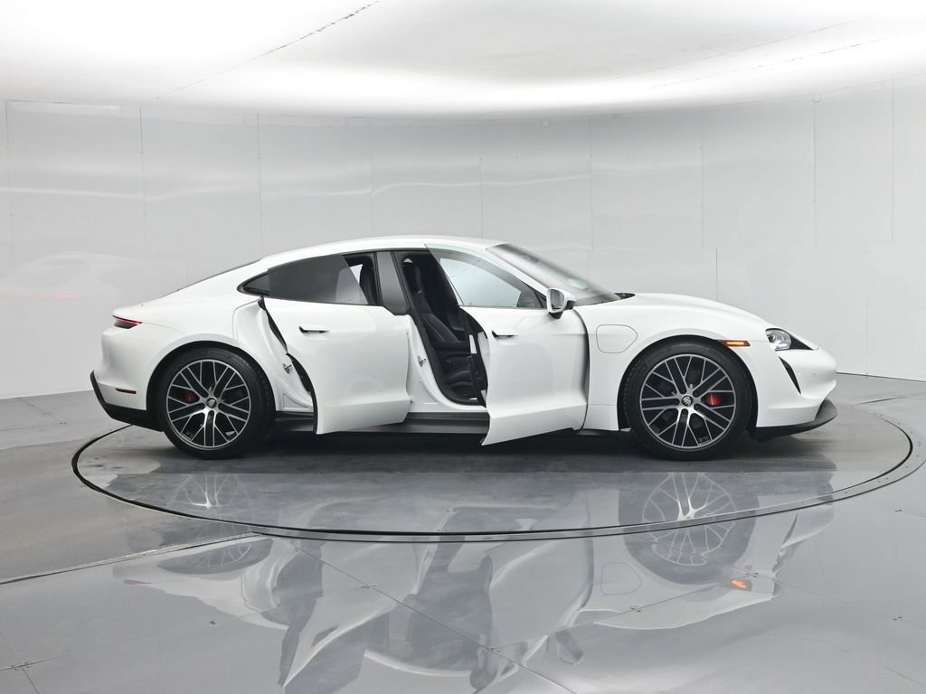 Used 2021 Porsche Taycan 4S image 3