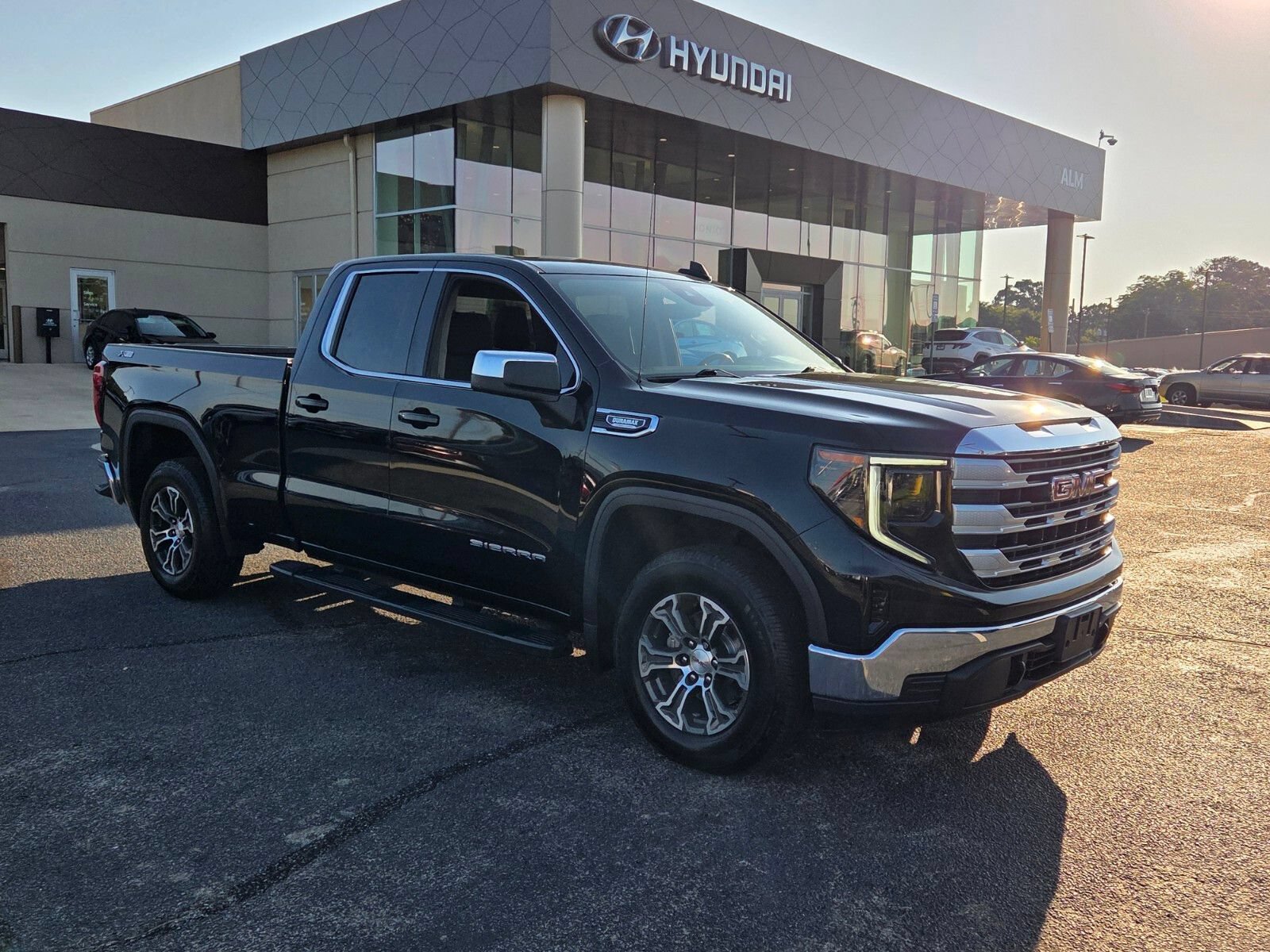 Used 2022 GMC Sierra 1500 SLE w/ X31 Off-Road Package