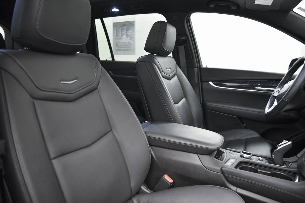 Used 2024 Cadillac XT6 Premium Luxury w/ Technology Package image 16