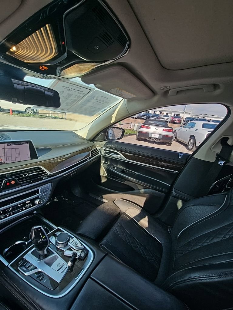 Used 2022 BMW 740i xDrive w/ Premium Package AWD/4WD image 20