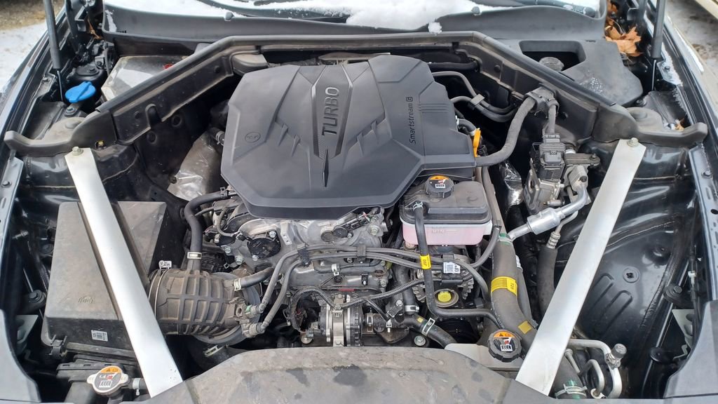 Used 2023 Kia Stinger GT-Line w/ Sun & Sound Package image 9