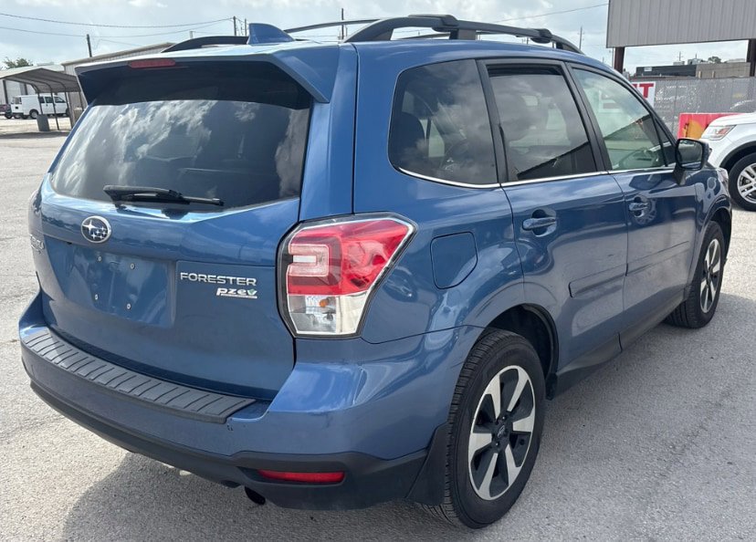 Used 2017 Subaru Forester 2.5i Limited AWD/4WD image 8