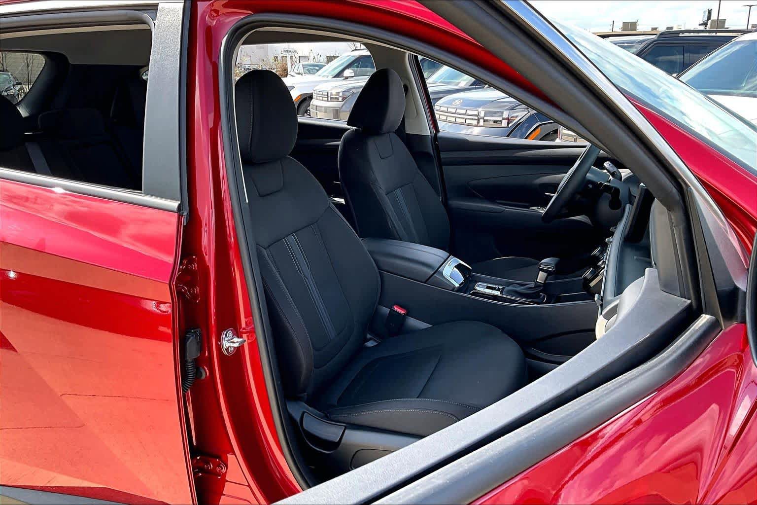 Certified 2025 Hyundai Tucson SEL image 9