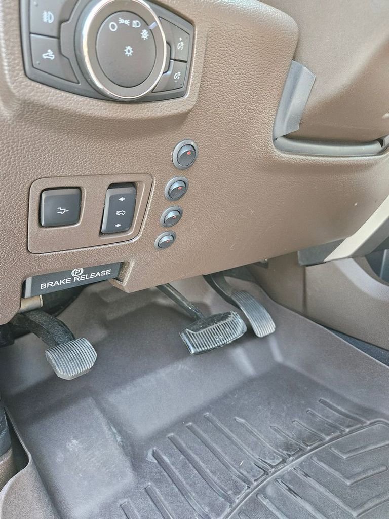 Used 2020 Ford F250 King Ranch w/ Tremor Off-Road Package AWD/4WD image 32