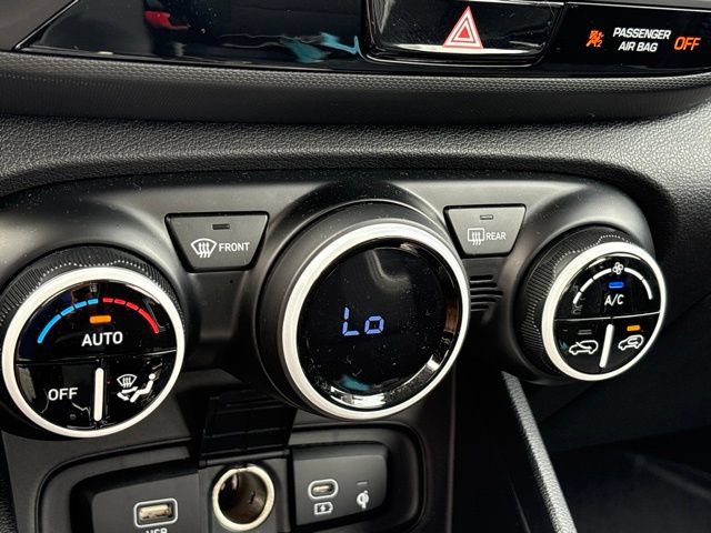 Used 2025 Hyundai Venue Limited FWD image 16