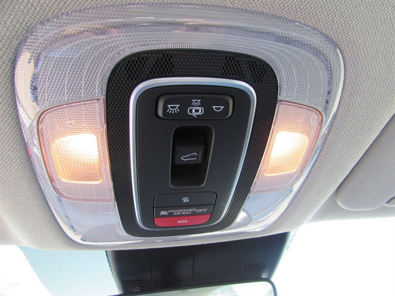 Used 2023 Hyundai Elantra Limited FWD image 21