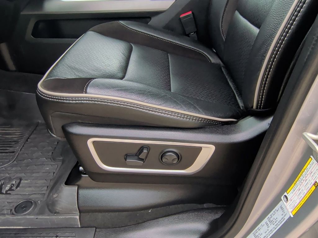 Used 2024 RAM 1500 Laramie AWD/4WD image 13