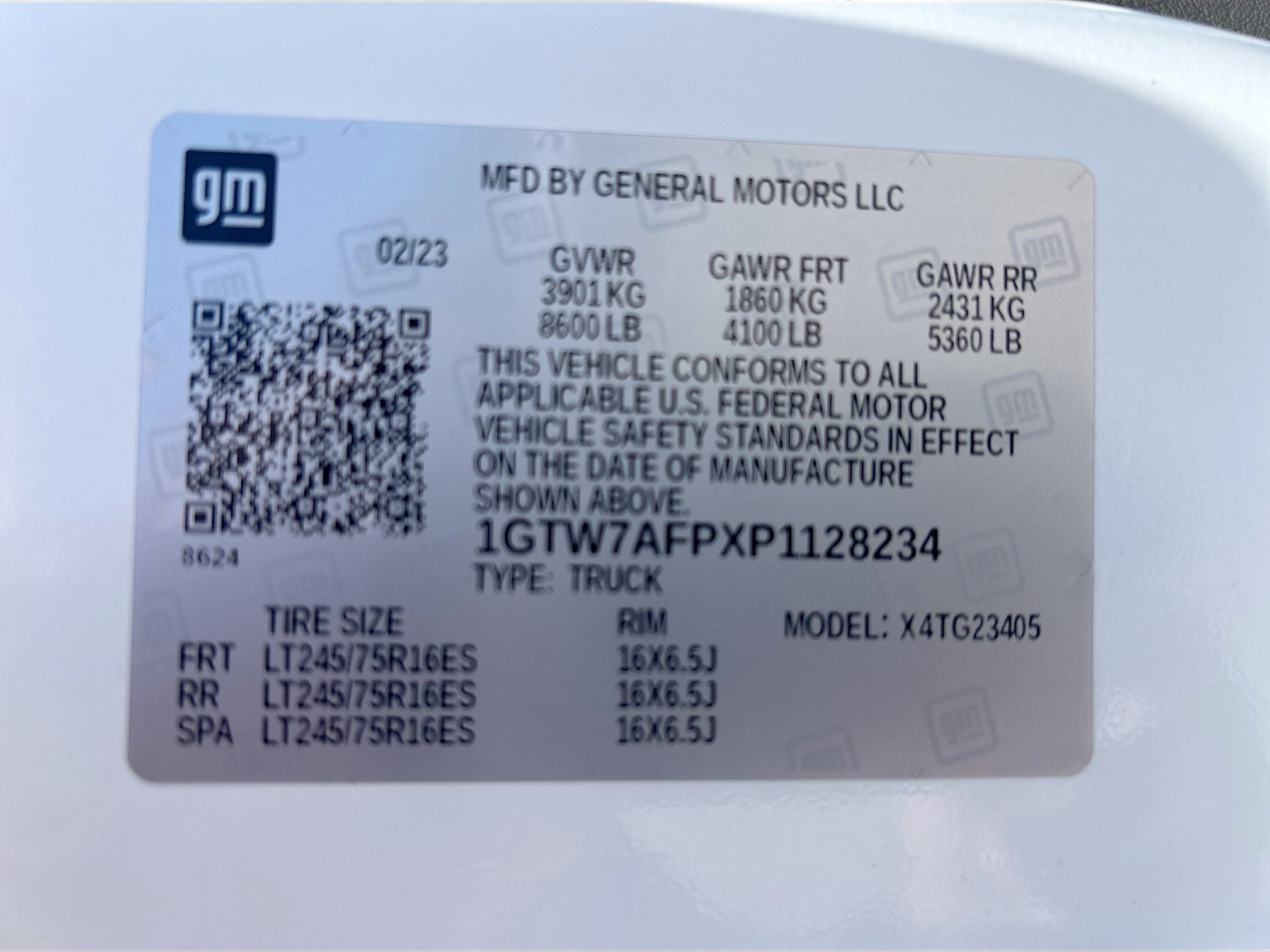 Used 2023 GMC Savana 2500 w/ Driver Convenience Package RWD image 29