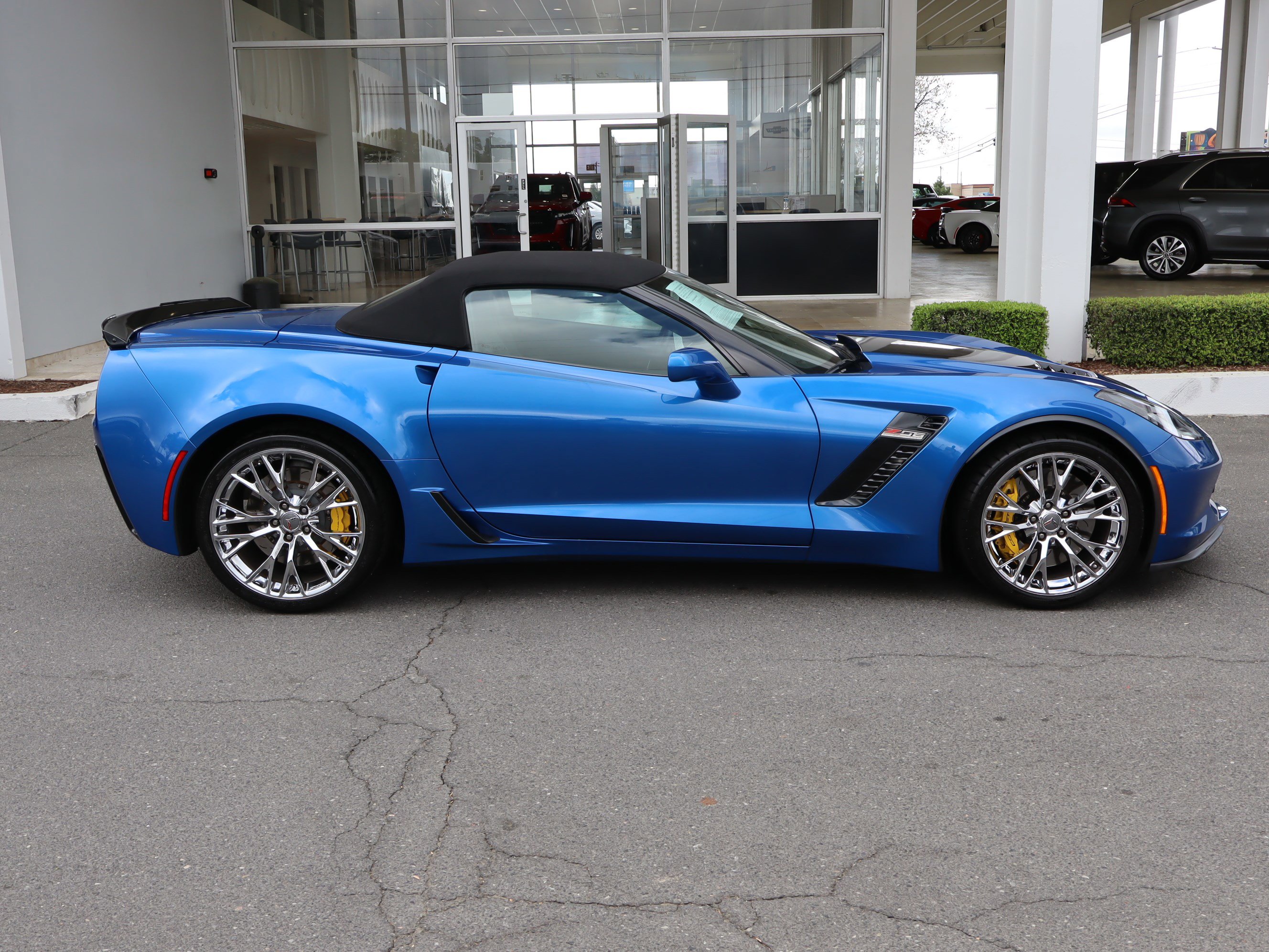 Used 2015 Chevrolet Corvette Z06 w/ Battery Protection Package image 11