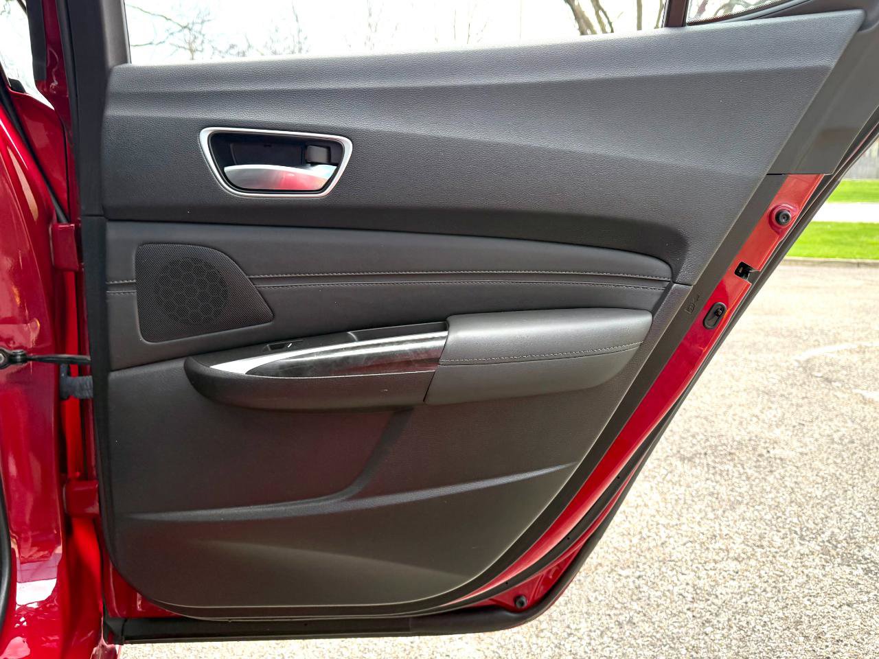 Used 2018 Acura TLX w/ Technology Package image 18