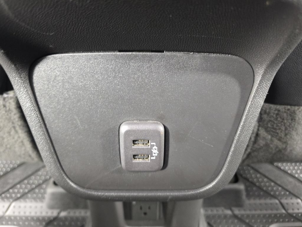 Used 2023 Chevrolet Equinox Premier AWD/4WD image 34