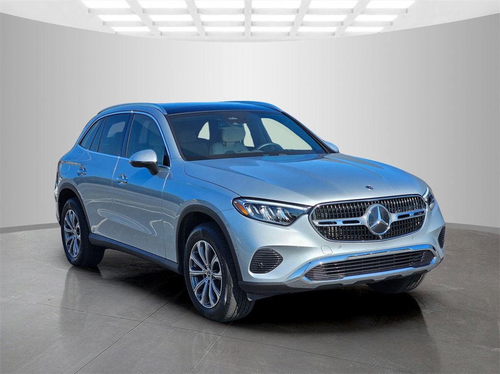 Used 2025 Mercedes-Benz GLC 300 image 8