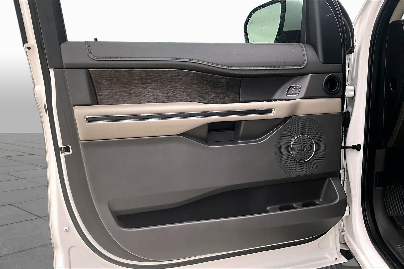 Used 2019 Ford Expedition Max Limited w/ Equipment Group 301A RWD image 19