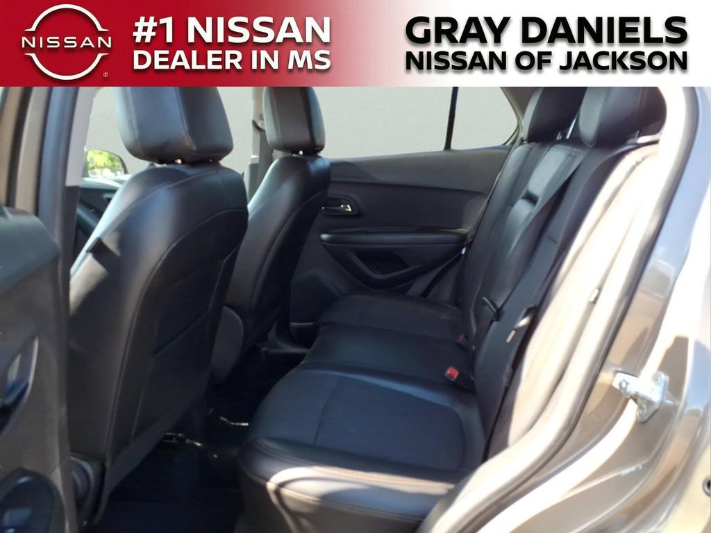 Used 2021 Chevrolet Trax LT AWD/4WD image 25