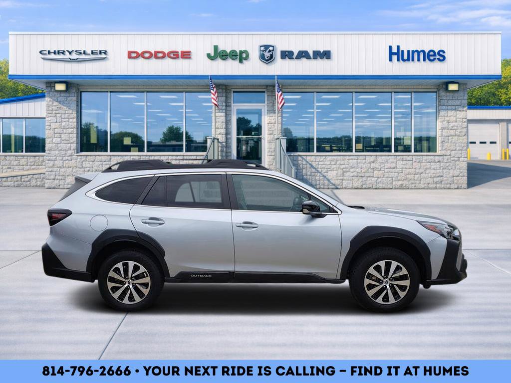 Used 2023 Subaru Outback Premium AWD/4WD image 2