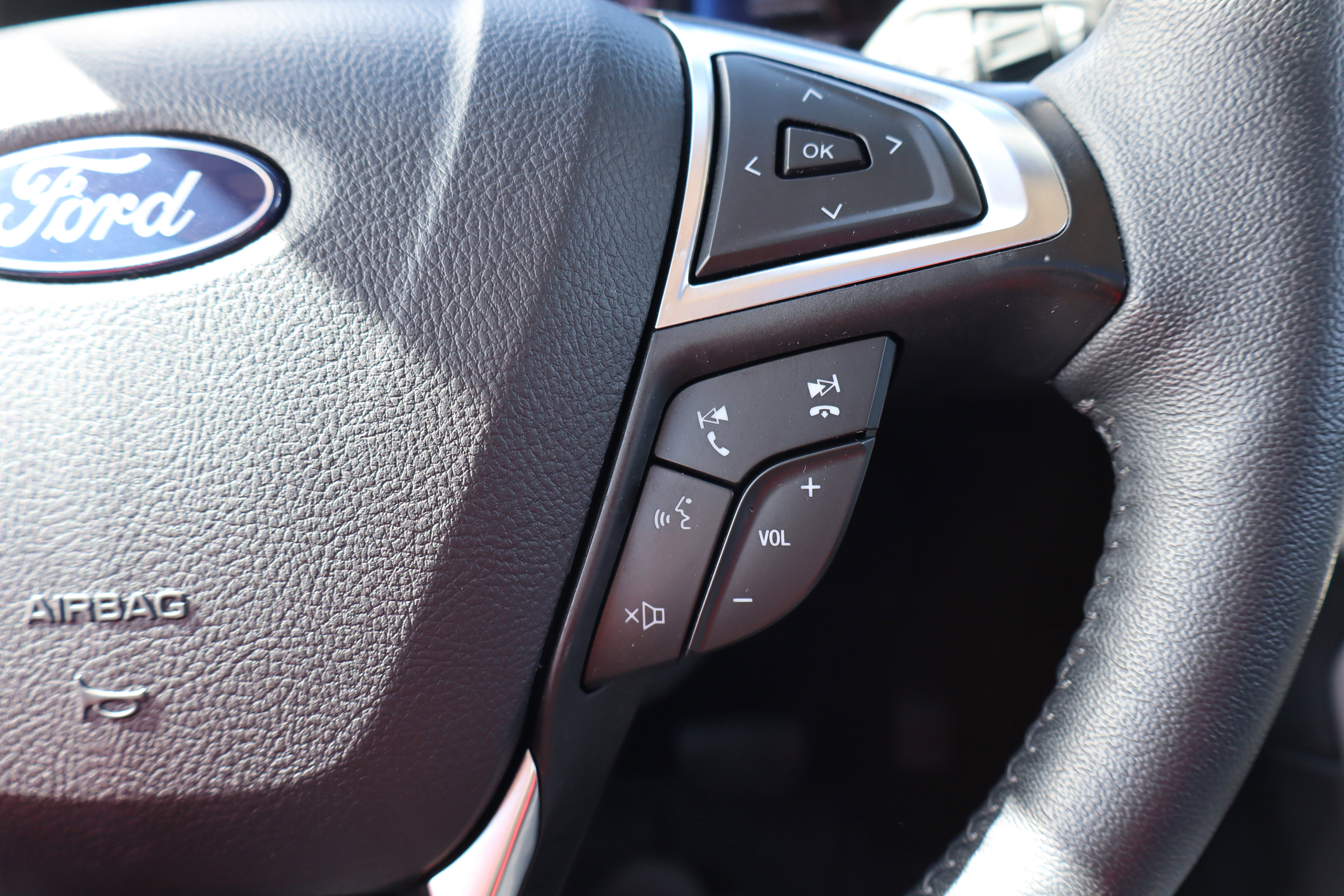 Used 2024 Ford Edge SEL w/ Convenience Package image 18