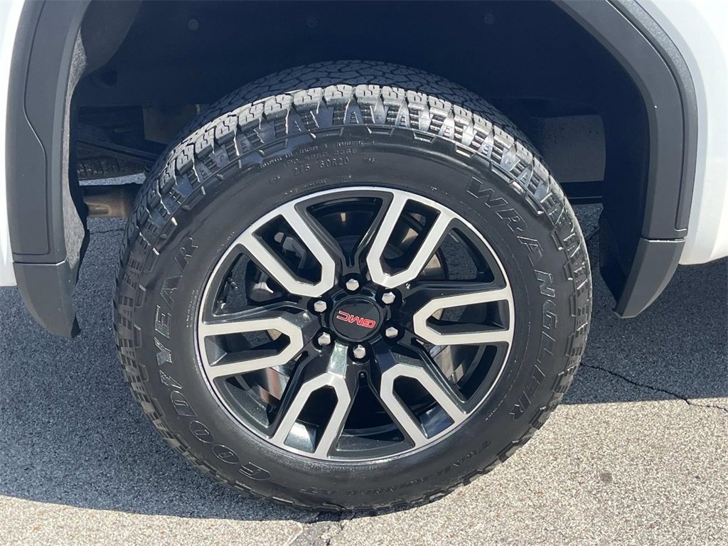 Used 2023 GMC Sierra 1500 AT4 w/ AT4 Preferred Package image 9