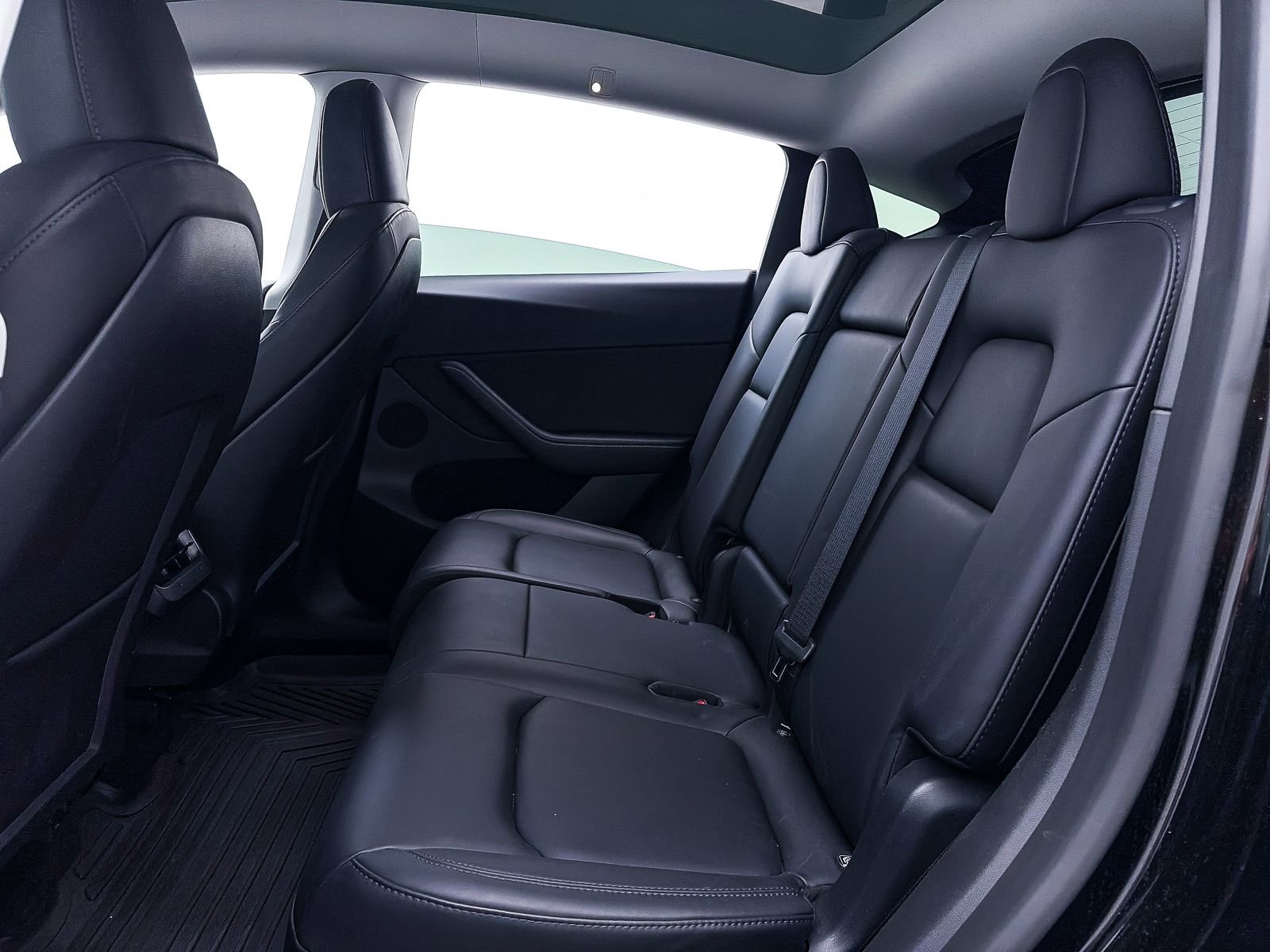 Used 2023 Tesla Model Y Long Range image 33