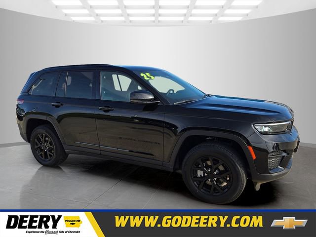 Used 2025 Jeep Grand Cherokee Altitude