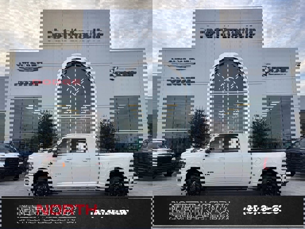 Used 2024 RAM 3500 Limited image 2