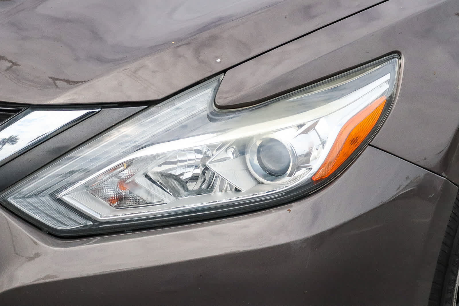 Used 2017 Nissan Altima 2.5 SV FWD image 2
