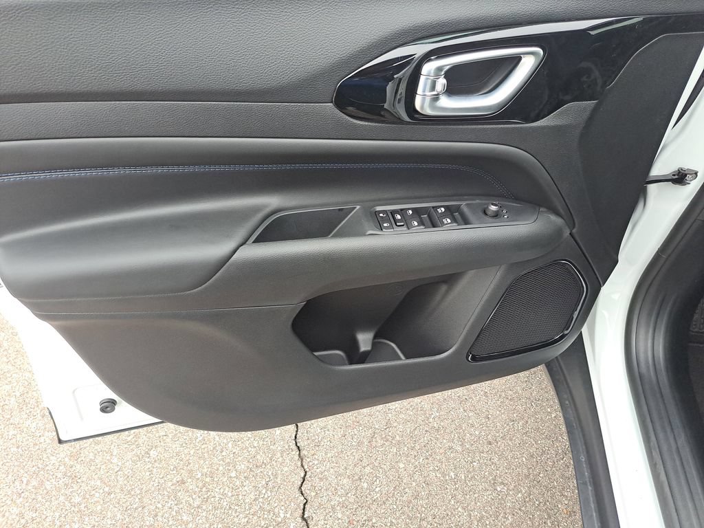 New 2026 Jeep Compass Limited AWD/4WD image 17