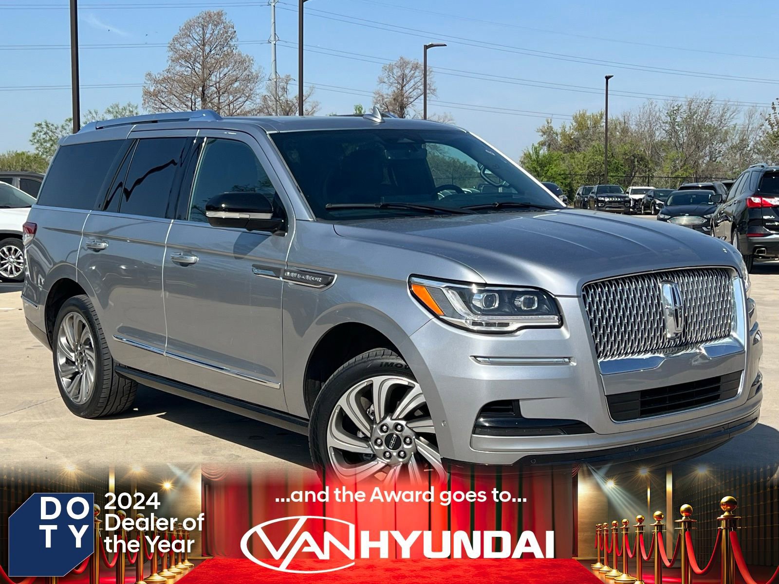Used 2023 Lincoln Navigator Reserve image 1