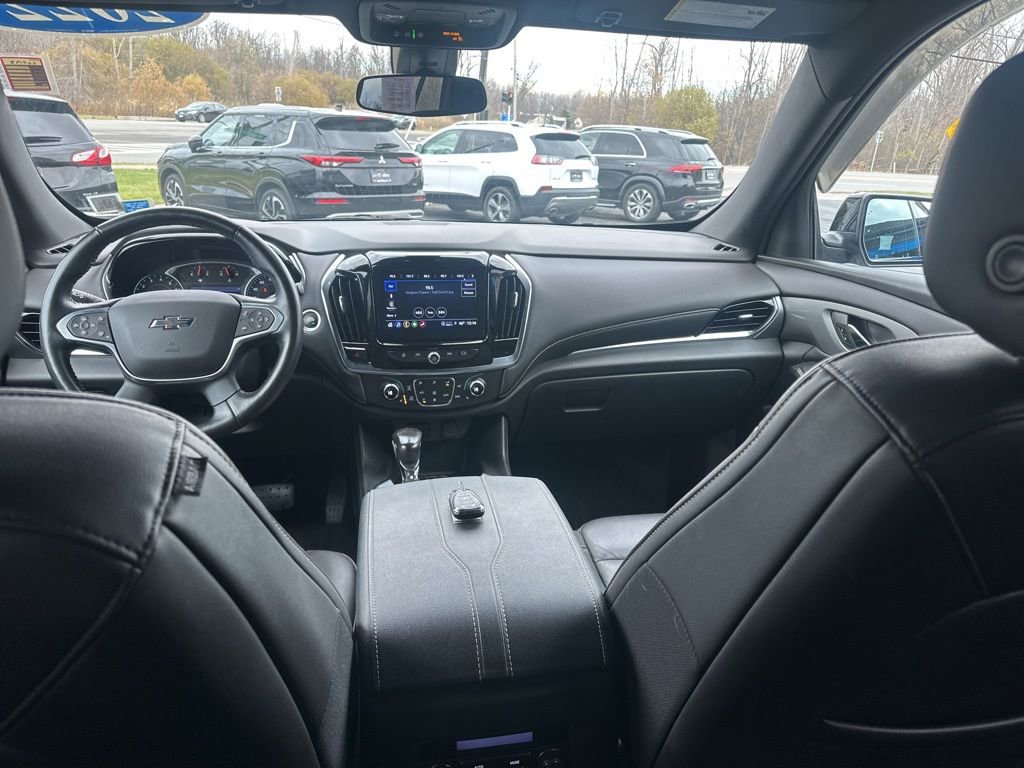 Used 2022 Chevrolet Traverse LT w/ Midnight/Sport Edition image 28