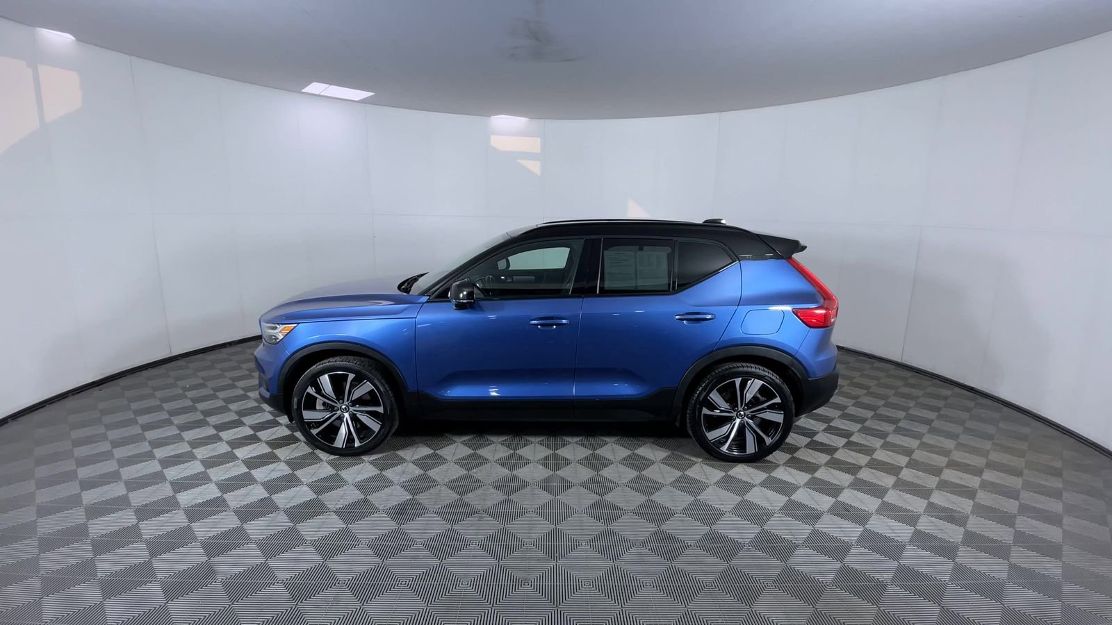 Used 2021 Volvo XC40 P8 Recharge AWD/4WD image 5