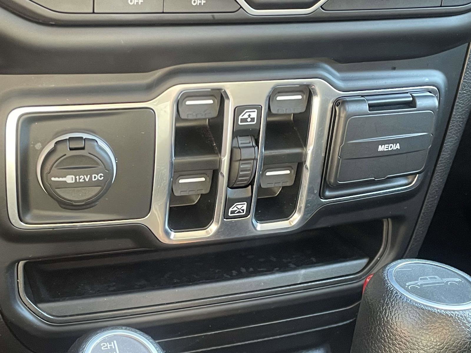 Used 2023 Jeep Gladiator Sport AWD/4WD image 18