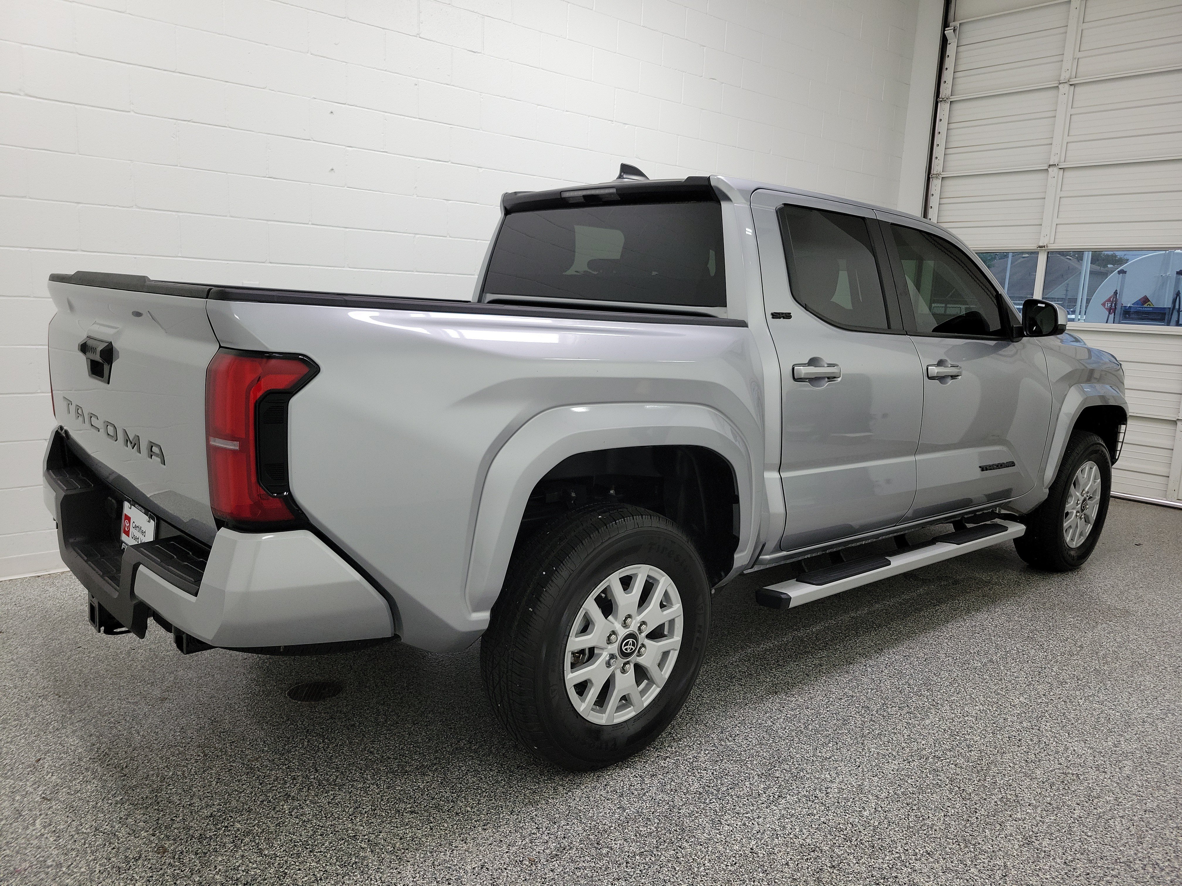 Certified 2025 Toyota Tacoma SR5 AWD/4WD image 5