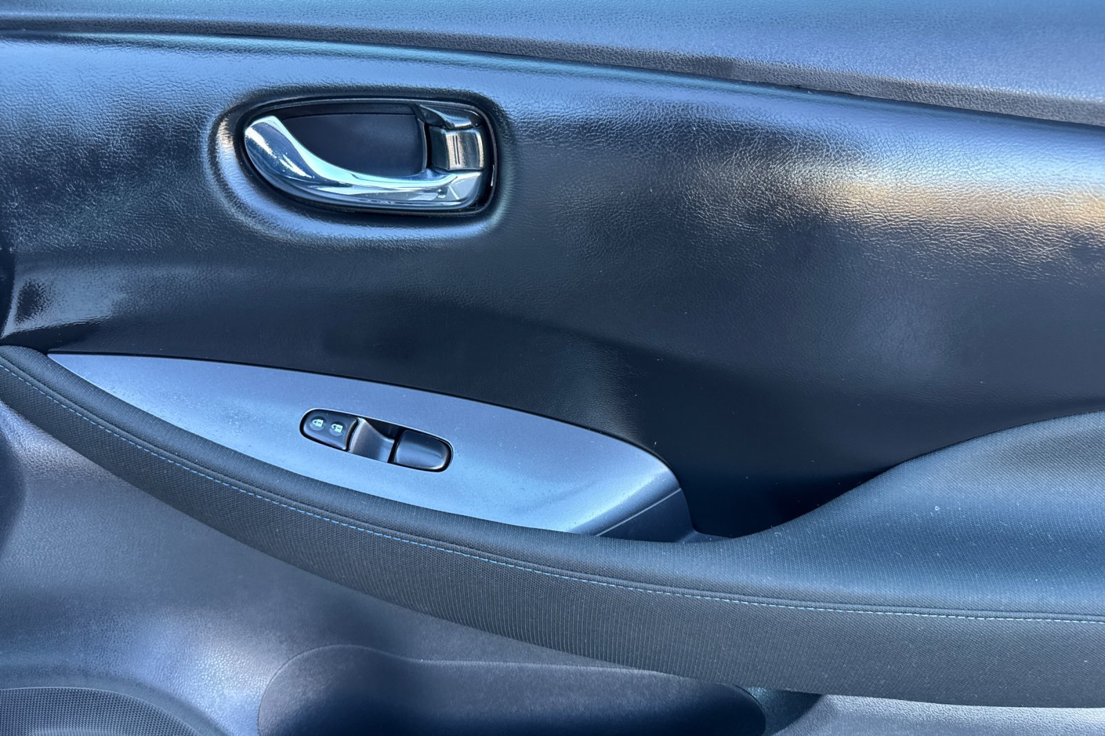 Certified 2025 Nissan Leaf S FWD image 22