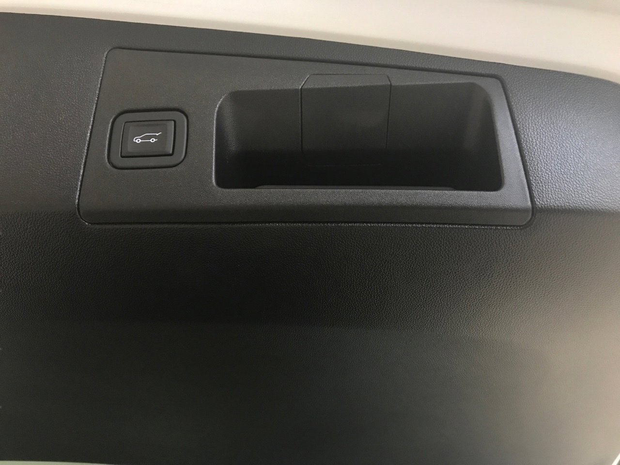 Certified 2025 Cadillac XT5 Luxury w/ LPO, Floor Liner Package image 10