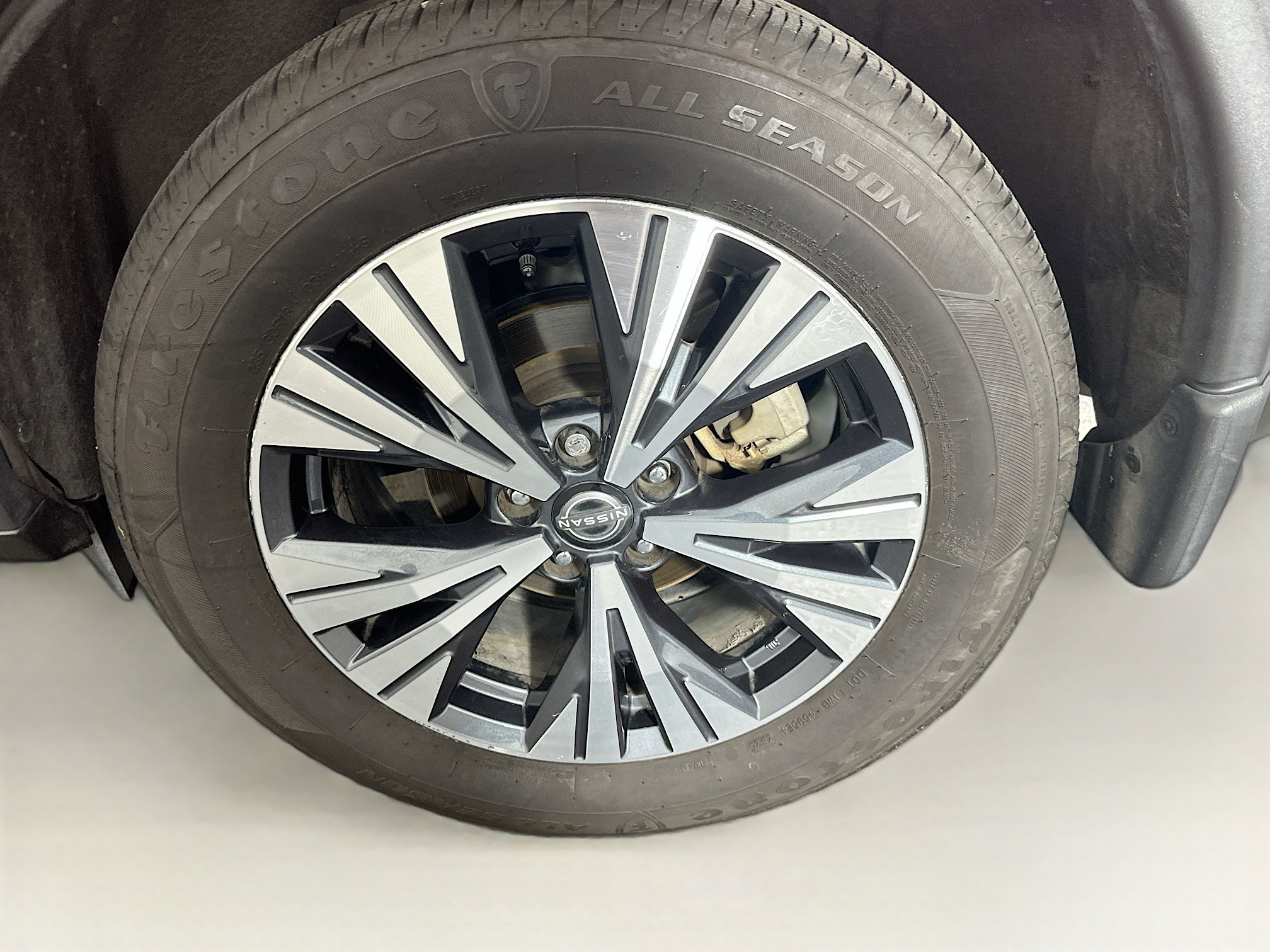 Used 2023 Nissan Rogue SV FWD image 11