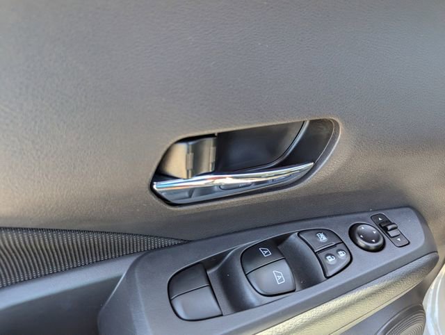Certified 2022 Nissan Kicks SV FWD image 18