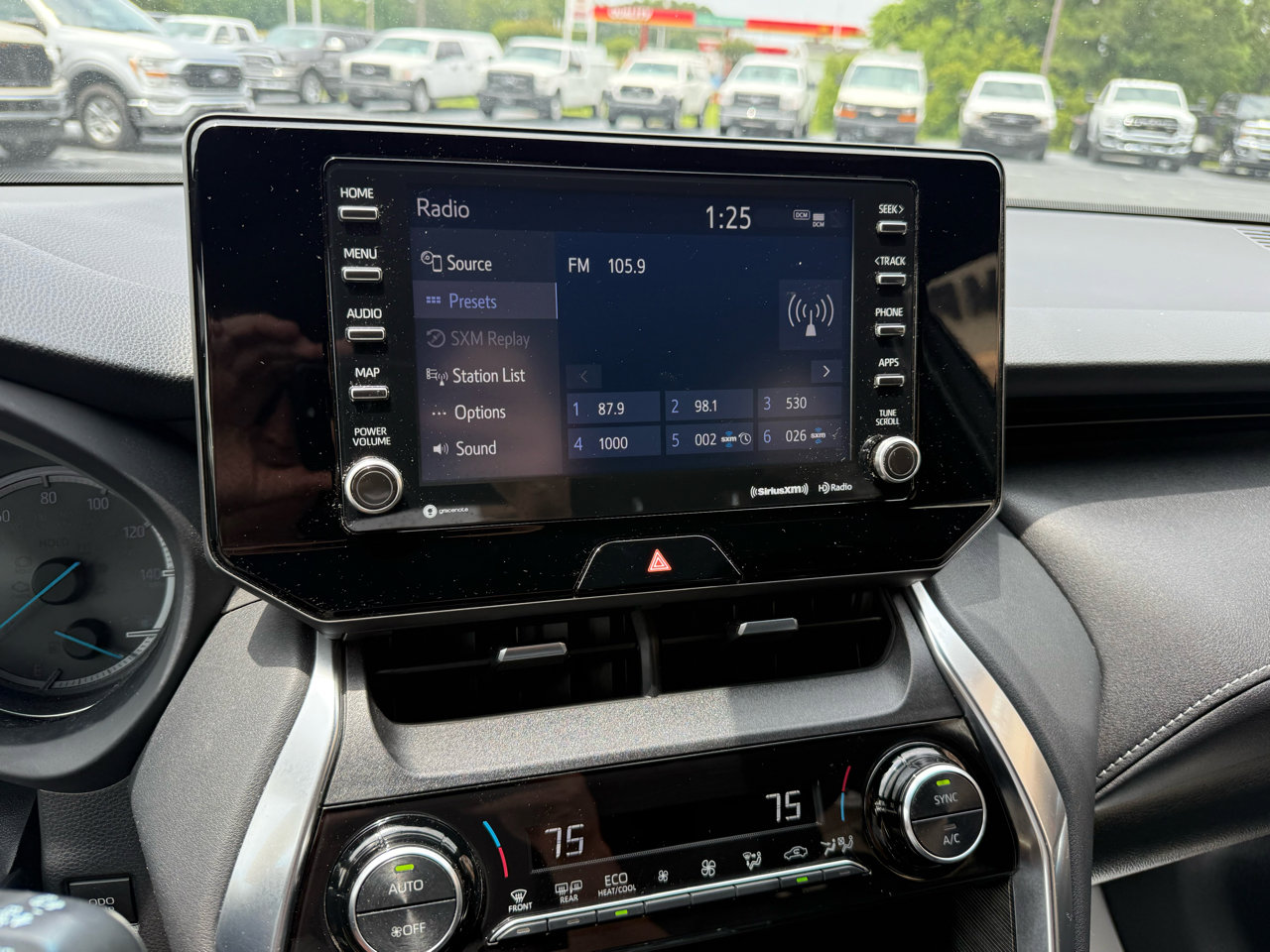 Used 2021 Toyota Venza XLE image 24