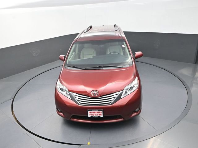 Used 2016 Toyota Sienna XLE image 18