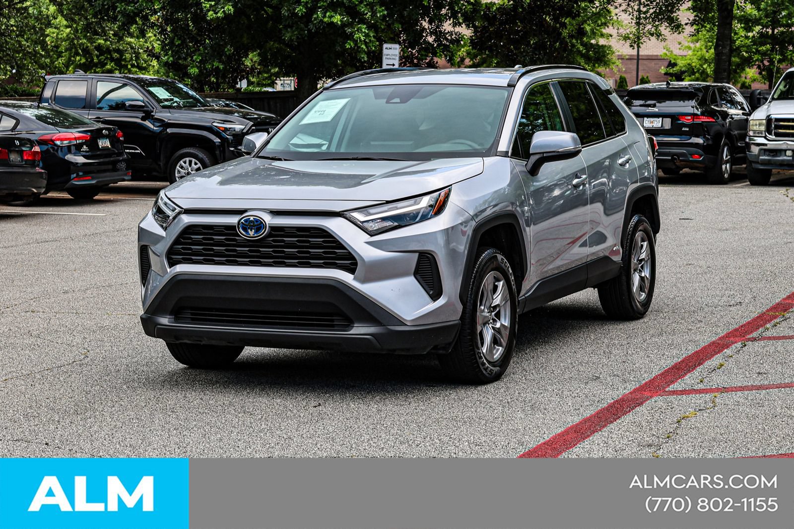 Used 2024 Toyota RAV4 LE AWD/4WD image 3
