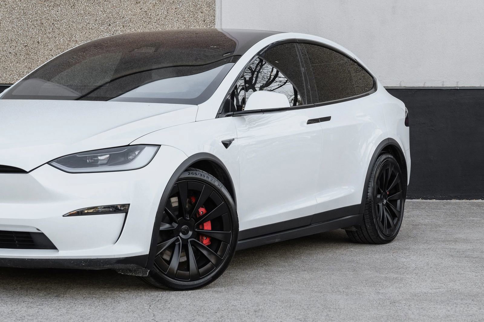 Used 2023 Tesla Model X Plaid image 6