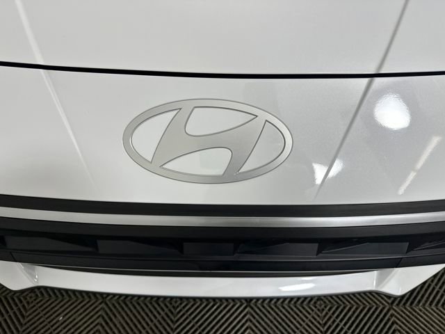 Certified 2025 Hyundai Elantra Sport image 37
