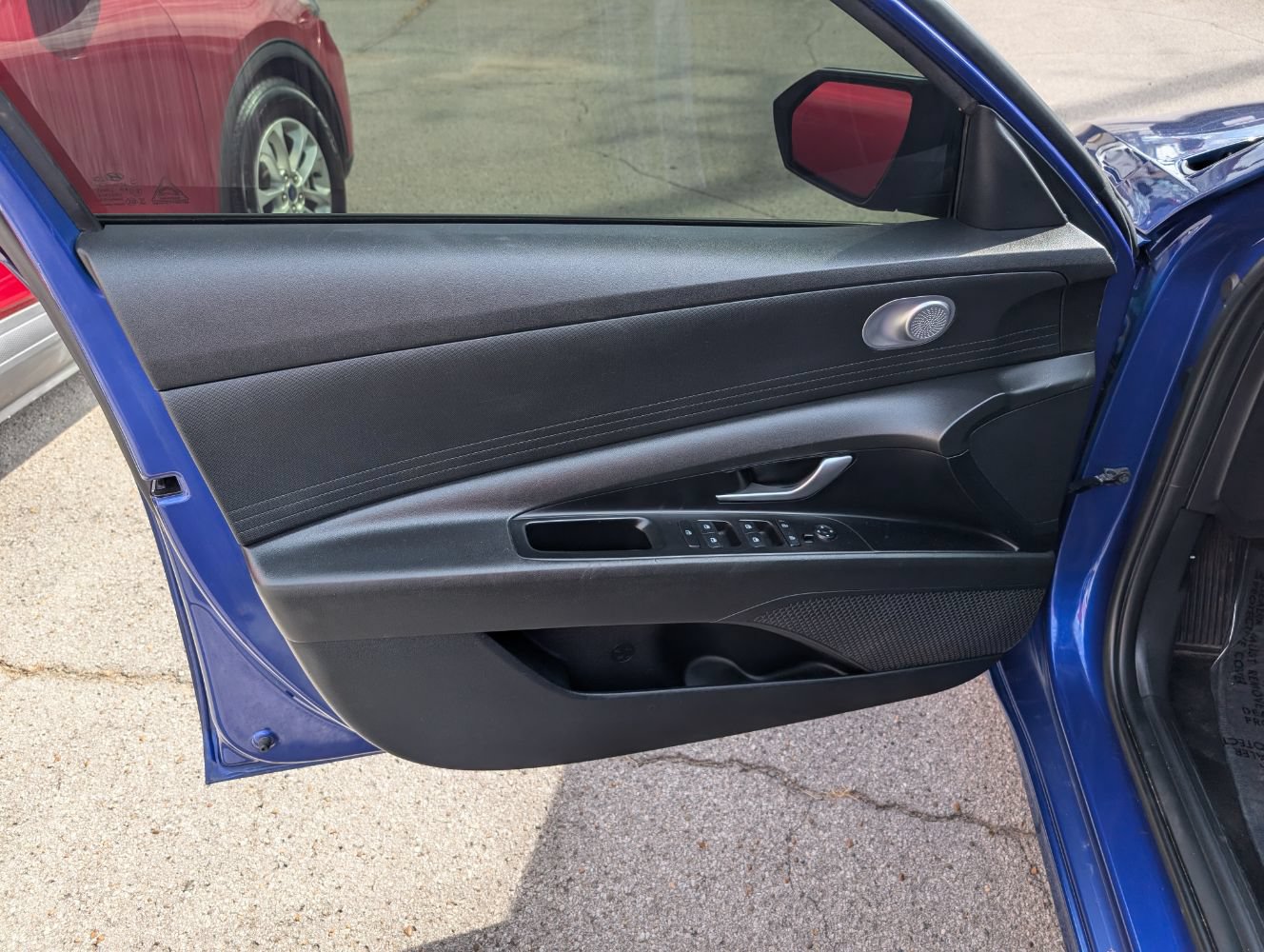 Used 2022 Hyundai Elantra SEL FWD image 11