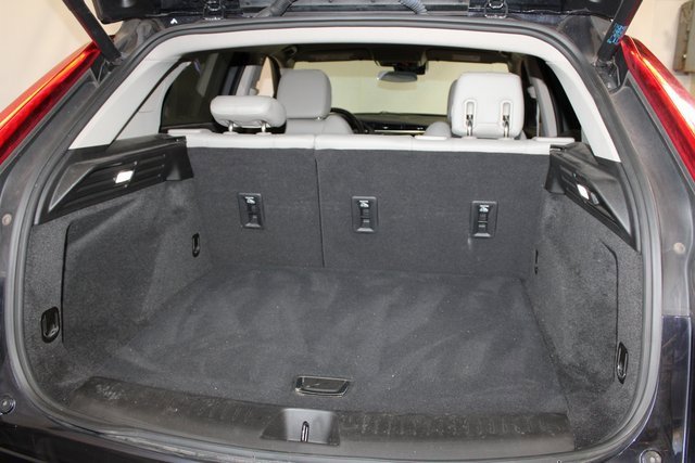 Certified 2022 Cadillac XT4 Luxury w/ Cold Weather Package image 25