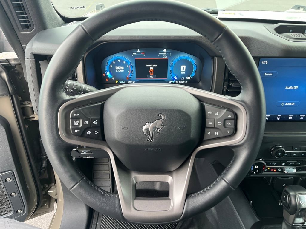 Used 2025 Ford Bronco Badlands image 11