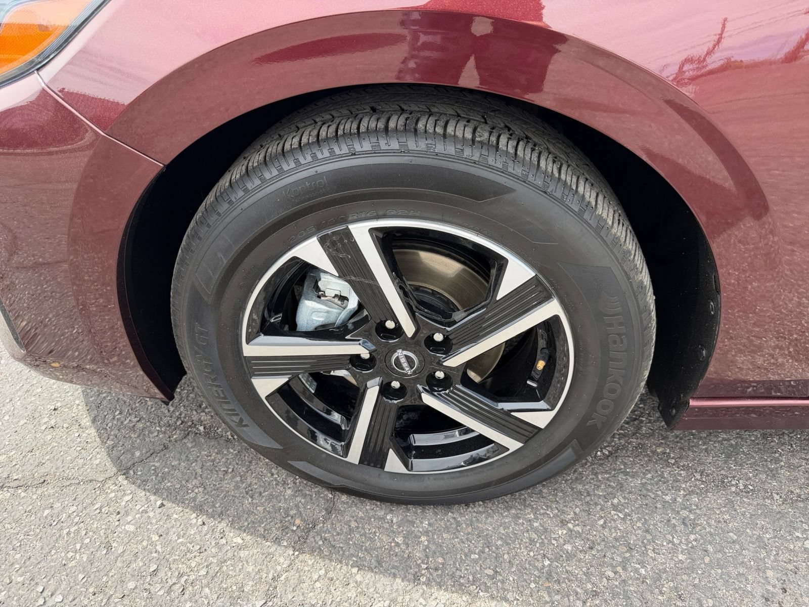Used 2025 Nissan Sentra SV FWD image 28