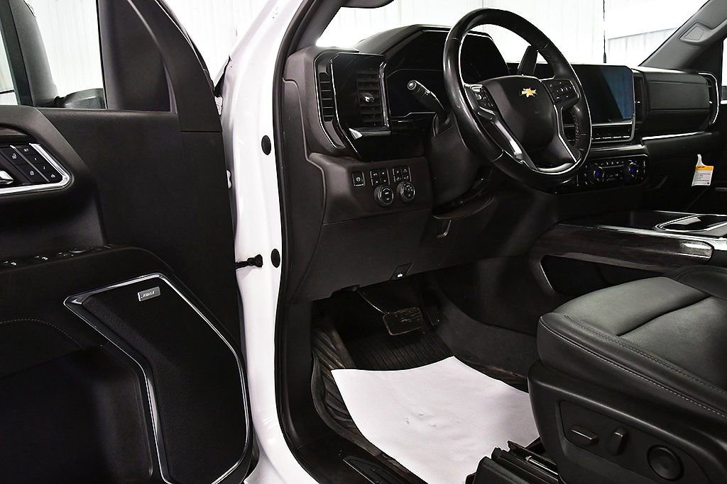 Used 2024 Chevrolet Silverado 2500 LTZ w/ LTZ Plus Package AWD/4WD image 20