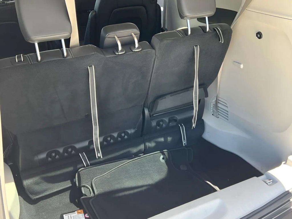 Used 2022 Chrysler Pacifica Touring-L FWD image 23