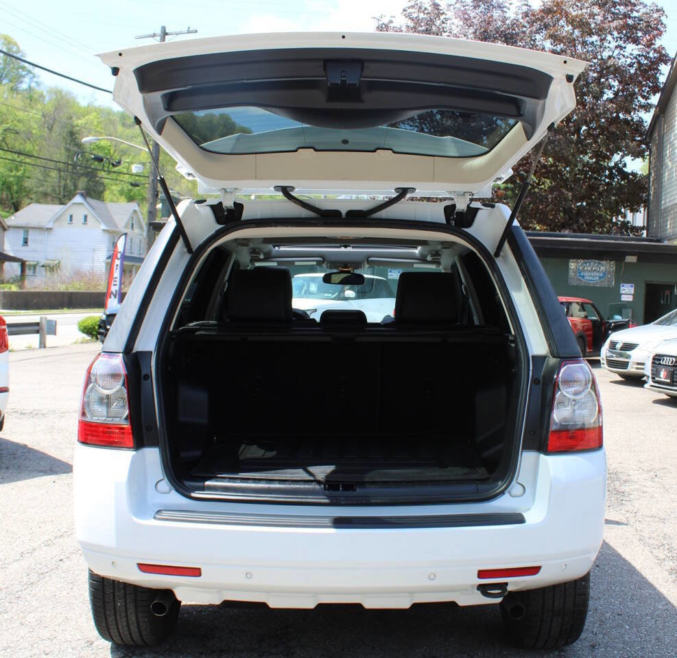 Used 2011 Land Rover LR2 HSE AWD/4WD image 27