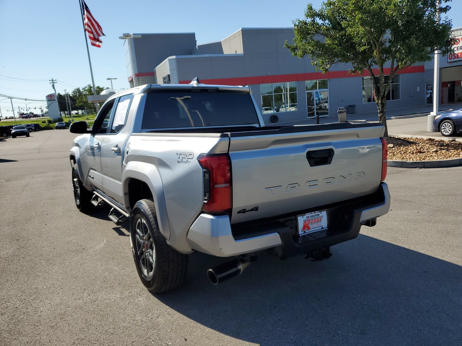 Certified 2025 Toyota Tacoma TRD Sport AWD/4WD image 3